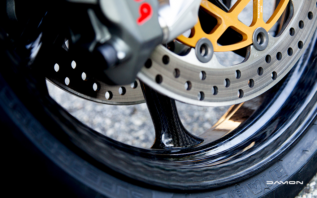 damon motorcycle carbon wheel close up